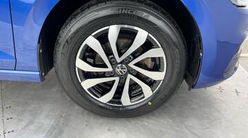 2021 Volkswagen 1.0 TSI Active Euro 6 5-door (Blue) - Image: 5