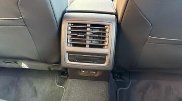 2025 Volkswagen TSI eHybrid 19.7kWh Style DSG Euro 6 5-door (Black) - Image: 9