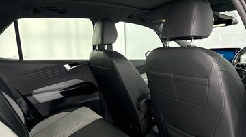 2022 Volkswagen Pro Performance 58kWh Family Auto 5-door (Multicolour) - Image: 17