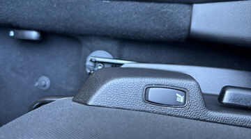 2022 Dacia TCe Prestige Euro 6 5-door (Orange) - Image: 9