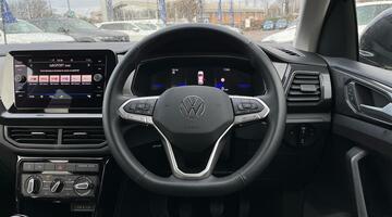 2025 Volkswagen 1.0 TSI Match Euro 6 5-door (Grey) - Image: 11