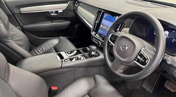 2025 Volvo 2.0h T6 18.8kWh Plus Auto Euro 6 5-door (Blue) - Image: 9