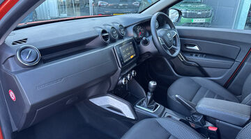 2022 Dacia TCe Prestige Euro 6 5-door (Orange) - Image: 2