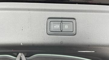 2025 Audi 100kWh S line Auto quattro 5-door (Black) - Image: 33