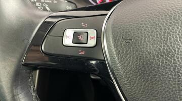 2020 Volkswagen 1.0 TSI SE Euro 6 5-door (Black) - Image: 23