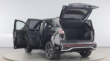 2025 Volkswagen ETSI MHEV R-Line DSG Euro 6 5-door (Black) - Image: 11