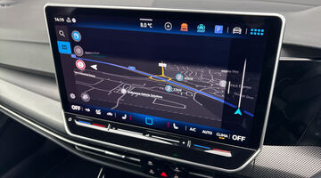 2025 Volkswagen 2.0 TSI R DSG 4Motion Euro 6 5-door (Black) - Image: 23