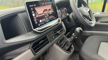 2025 Volkswagen 2.0 TDI CR30 Commerce FWD MWB High Roof Euro 6 5-door (White) - Image: 13