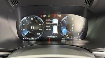 2019 Volvo 2.0 D4 R-Design Auto Euro 6 5-door (Black) - Image: 11