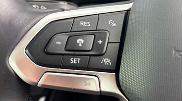 2023 Volkswagen TSI Style Euro 6 5-door (White) - Image: 23