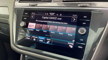 2023 Volkswagen TSI R-Line DSG Euro 6 5-door (Silver) - Image: 26