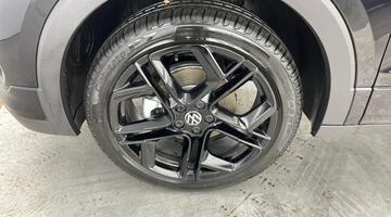 2025 Volkswagen 1.0 TSI Black Edition Euro 6 5-door (Black) - Image: 33