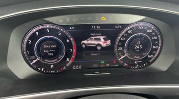 2017 Volkswagen 2.0 TSI R-Line DSG 4Motion Euro 6 5-door (Grey) - Image: 25