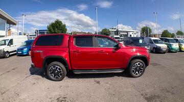 2025 Volkswagen 2.0 TDI Style Auto 4Motion Euro 6 4-door (Red) - Image: 4