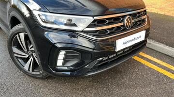 2025 Volkswagen TSI R-Line DSG 2WD Euro 6 2-door (Black) - Image: 14