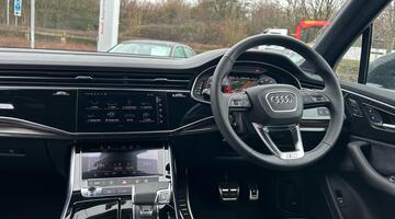 2025 Audi 4.0 TFSI V8 Black Edition Tiptronic quattro Euro 6 5-door (White) - Image: 10