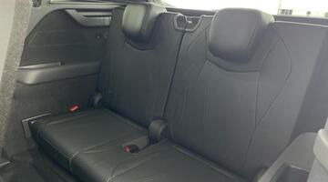 2025 Volkswagen 2.0 TSI R-Line DSG 4Motion Euro 6 5-door (Purple) - Image: 36