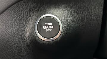 2025 Volvo 2.0 B3 MHEV Plus DCT Auto Euro 6 5-door (Brown) - Image: 24