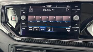 2022 Volkswagen 1.0 TSI Life DSG Euro 6 5-door (Red) - Image: 15