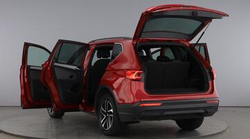 2022 SEAT TSI EVO SE Technology DSG Euro 6 5-door (Red) - Image: 11