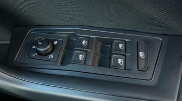 2025 Volkswagen TSI Match DSG Euro 6 5-door (Blue) - Image: 19