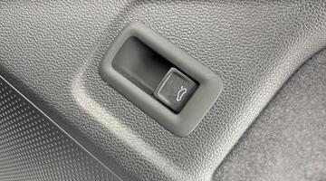 2025 Volkswagen ETSI MHEV R-Line DSG Euro 6 5-door (Grey) - Image: 20