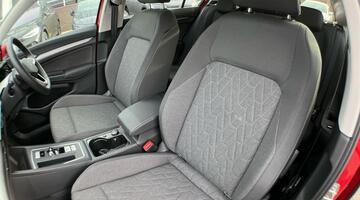 2025 Volkswagen ETSI MHEV Match DSG Euro 6 5-door (Red) - Image: 46