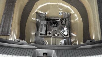 2025 Volkswagen 1.0 TSI Match DSG Euro 6 5-door (Black) - Image: 15