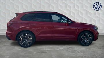 2025 Volkswagen 3.0 TDI V6 Black Edition Tiptronic 4Motion Euro 6 5-door (Red) - Image: 4