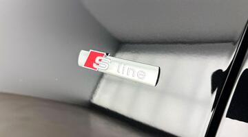 2025 Audi 100kWh Performance Edition 1 Auto 5-door (Black) - Image: 44