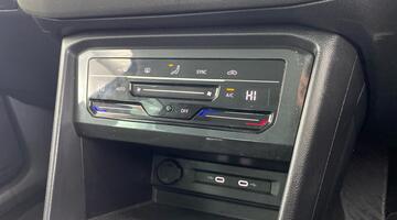 2022 Volkswagen TSI Life DSG Euro 6 5-door (Blue) - Image: 13