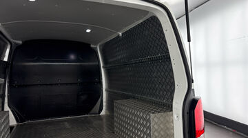 2022 Volkswagen 2.0 TDI T3Highline FWD SWB Euro 6 5-door (White) - Image: 26