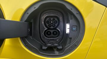 2025 Ford Standard Range 43kWh Premium Auto 5-door (Yellow) - Image: 36