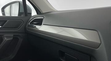 2021 Volkswagen 2.0 TDI Life DSG Euro 6 5-door (Silver) - Image: 17