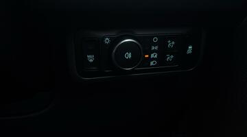 2026 Ford Standard Range 72kWh Select 5-door (White) - Image: 16