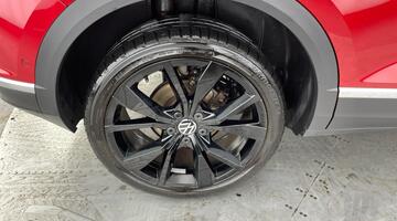 2023 Volkswagen TSI Style DSG Euro 6 5-door (Red) - Image: 22