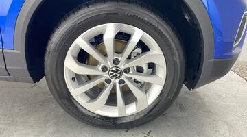 2025 Volkswagen TSI Match DSG Euro 6 5-door (Blue) - Image: 5