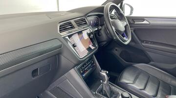 2022 Volkswagen 2.0 TSI R DSG 4Motion Euro 6 5-door (White) - Image: 2