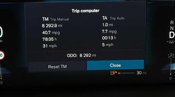 2025 Volvo 2.0 B4 MHEV Plus DCT Auto Euro 6 5-door (Black) - Image: 12