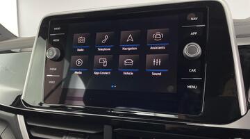 2025 Volkswagen TSI R-Line DSG Euro 6 5-door (Multicolour) - Image: 18