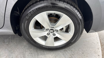 2025 Škoda 1.0 TSI SE Edition Euro 6 5-door (Grey) - Image: 32