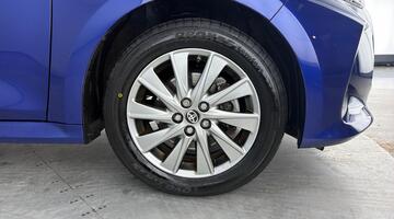 2023 Toyota VVT-h Icon E-CVT Euro 6 5-door (Blue) - Image: 5