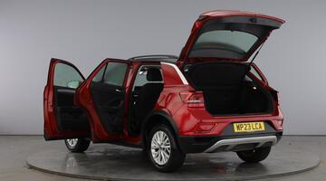 2023 Volkswagen TSI Life Euro 6 5-door (Red) - Image: 11