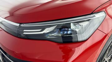 2025 Volkswagen ETSI MHEV Life DSG Euro 6 5-door (Red) - Image: 38