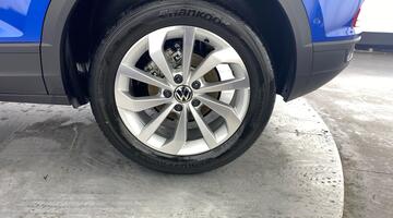 2025 Volkswagen TSI Match DSG Euro 6 5-door (Blue) - Image: 32