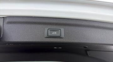 2025 Audi 2.0 TDI 40 Black Edition S Tronic quattro Euro 6 5-door (White) - Image: 35