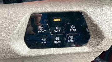 2025 Volkswagen TSI eHybrid 19.7kWh Ocean DSG 4Motion Euro 6 4-door (Red) - Image: 30