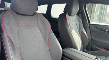 2025 Volkswagen GTX 86kWh Plus Tourer Auto 4Motion 5-door (Red) - Image: 23