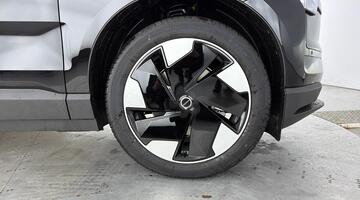 2025 Volvo Single Motor Extended Range 69kWh Plus Auto 5-door (Black) - Image: 5