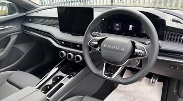 2025 Škoda 2.0 TSI SportLine DSG Euro 6 5-door (Black) - Image: 6